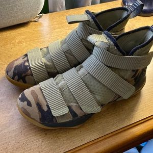 Lebron Soldier 11s high top camo, worn, size 8.5